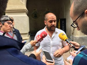 Aitor Miguel «PPk FCCrekin egin zuen kudeaketa dela eta lehioak ireki eta alfonbrak altxatu behar dira»